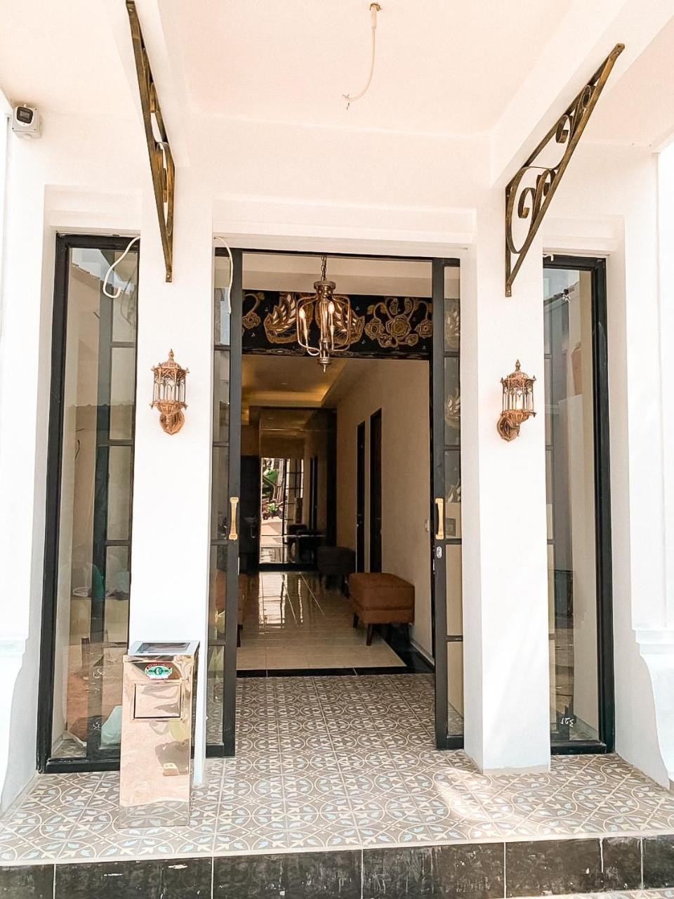 Kartiko Palagan Eksklusif Yogyakarta Hotel Kejayan Exterior photo